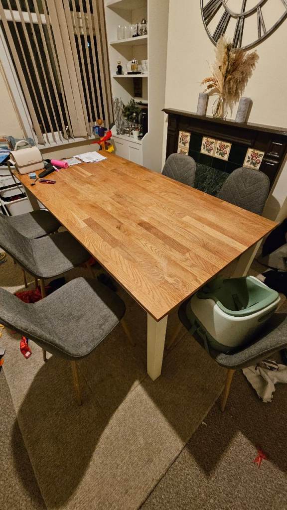 Modern solid wooden dinning table