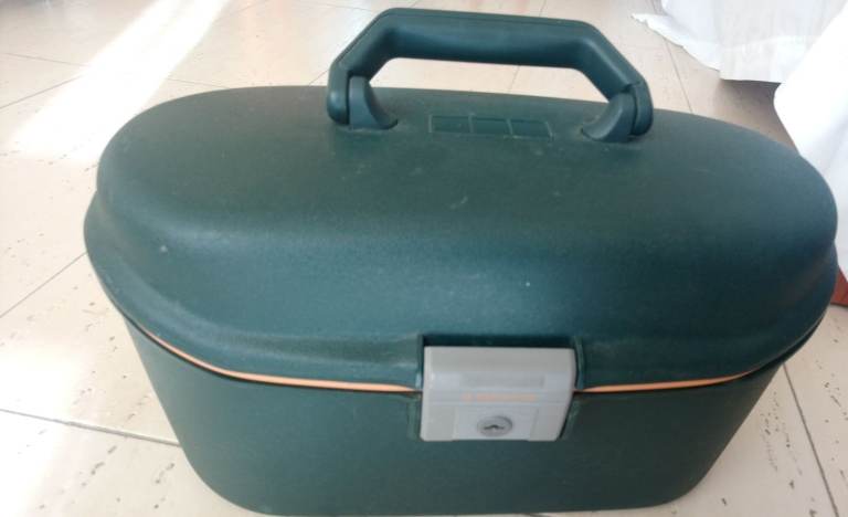 TRAVELLING BEAUTY CASE SAMSONITE - NEW NEVER USED