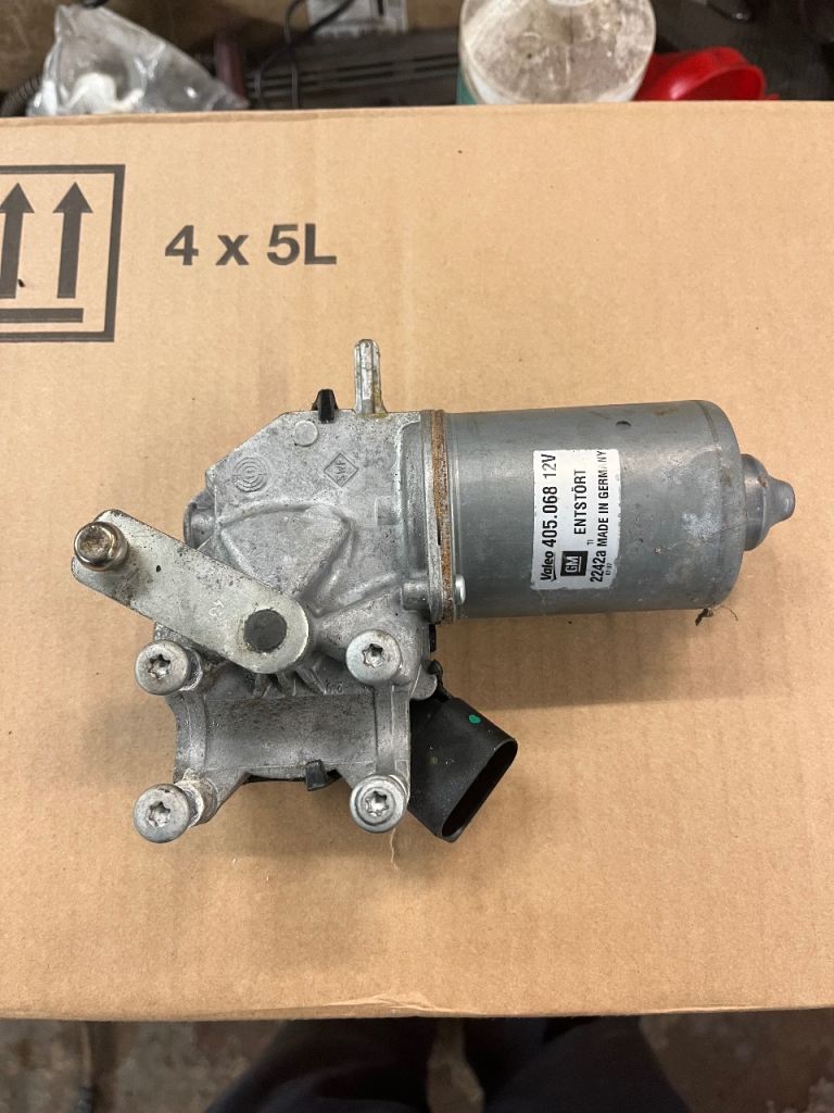 Genuine Vauxhall Corsa D Front Wiper Motor