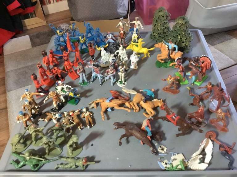  (Wild West) mixture of characters
