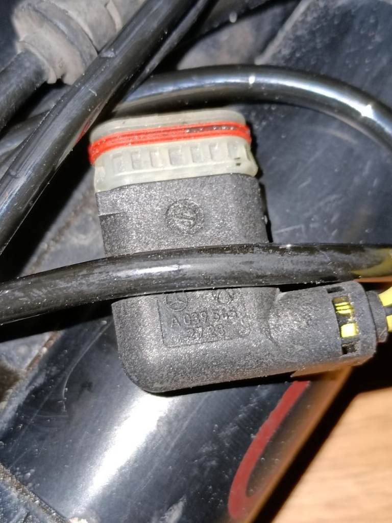 NEARLY NEW - Mercedes Benz PAIR OF BILSTEIN B4 Pneumatic SHOCK ABSORBERS - E CLASS - CLS - rear