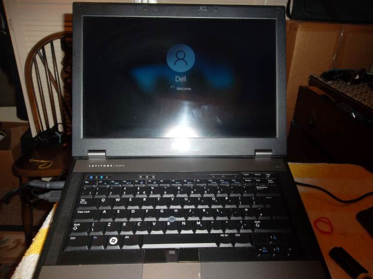 Dell Latitude E5410 Intel i3 M380 2.53 GHz 4 GB RAM 500 GB HDD No Webcam
