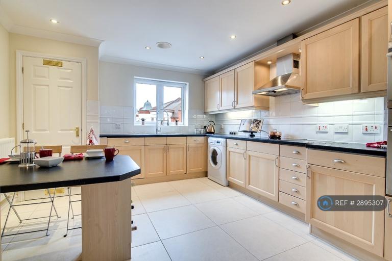 2 bedroom flat in Symphony Court, Birmingham, B16 (2 bed) (#2895307)