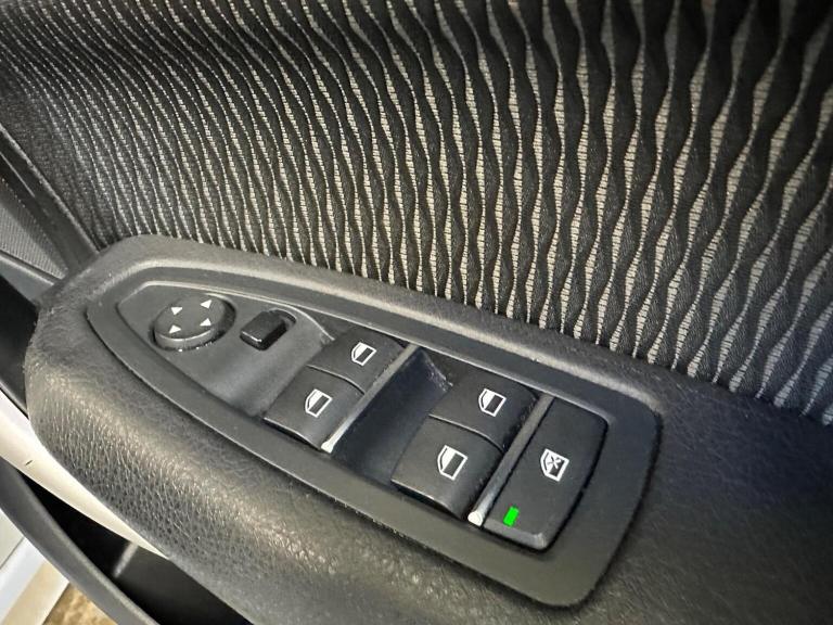 BMW 1 SERIES 1.5 118i SE Euro 6 (s/s) 5dr 2018