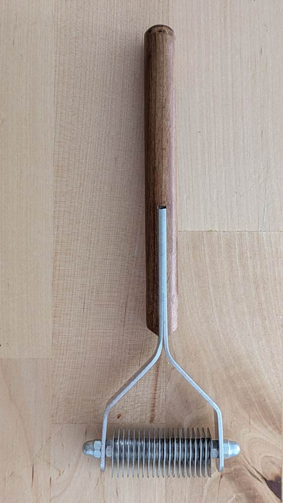 Dog grooming high quality detangling rake, excellent condition