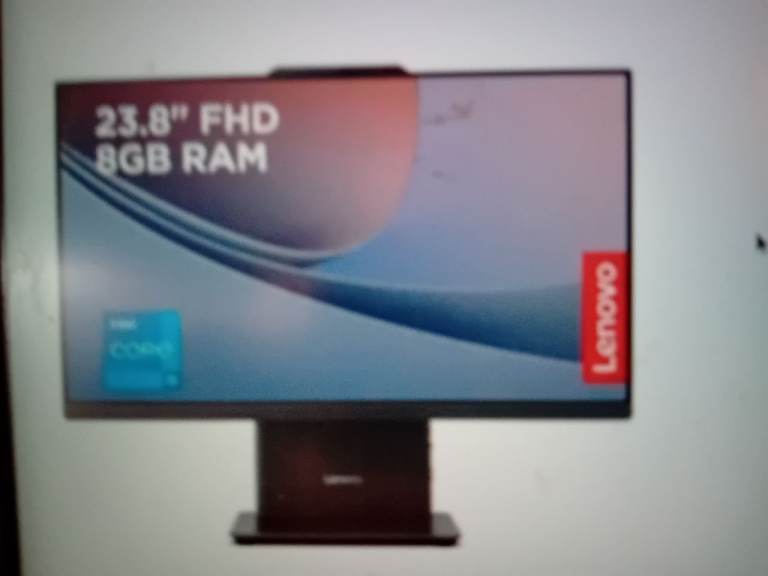 Lenovo All-in-One PC 23.8" FHD 8GB RAM