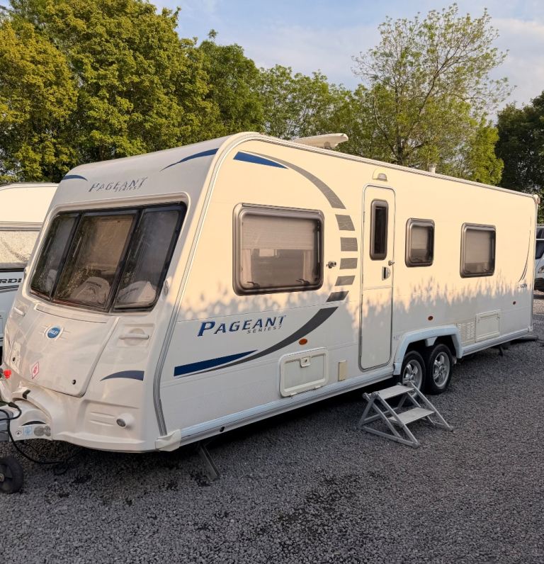 Bailey Caravan twin axle fixed bed 2008