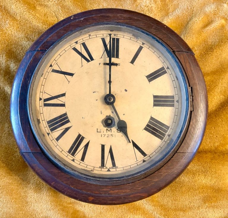 LMS  Oak cased railway clock  no 17251