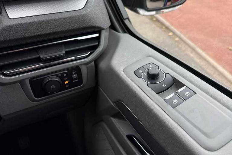 2025 Volkswagen Transporter 2.0 TDI 110 Commerce Pro Van-2 Seats Van DIESEL Manual