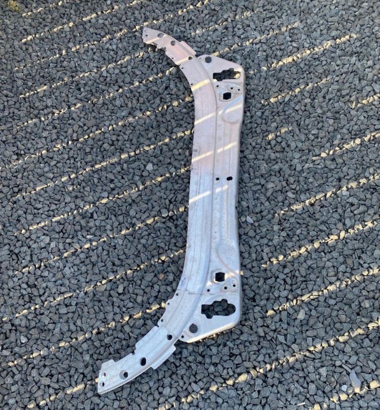 Mercedes slam panel