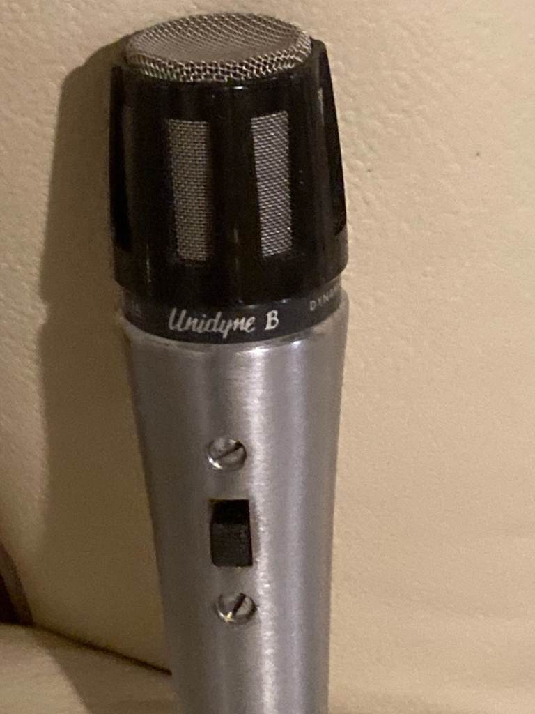 L@@K.. VINTAGE SHURE UNIDYNE VOCAL / INSTRUMENT MICROPHONE IN V.G.C.  @@