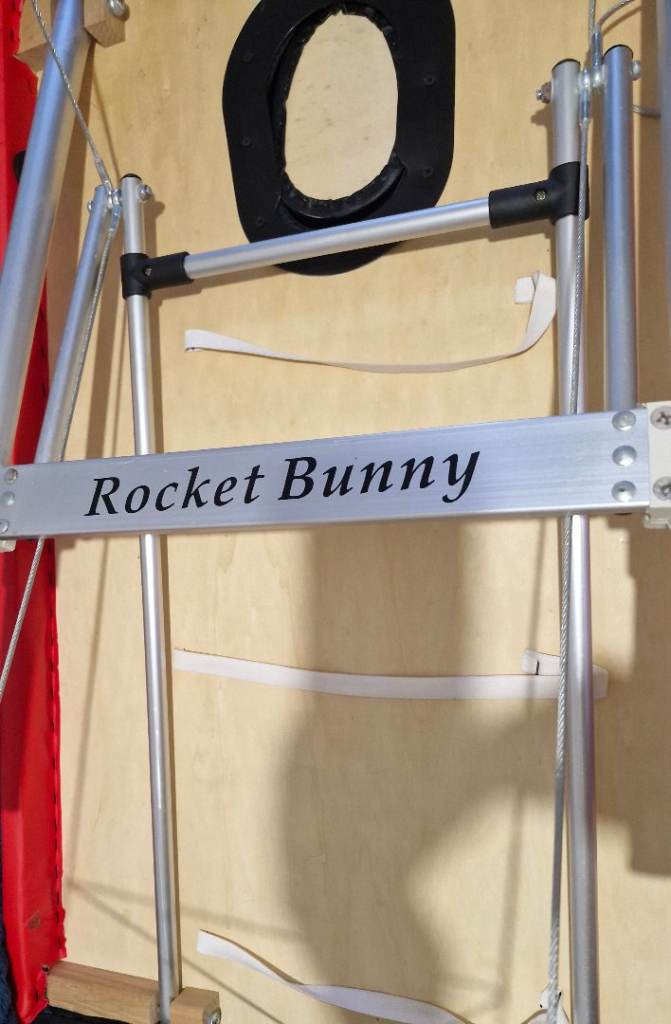 Rocket Bunny Red & Black Portable Massage Table – Good Condition