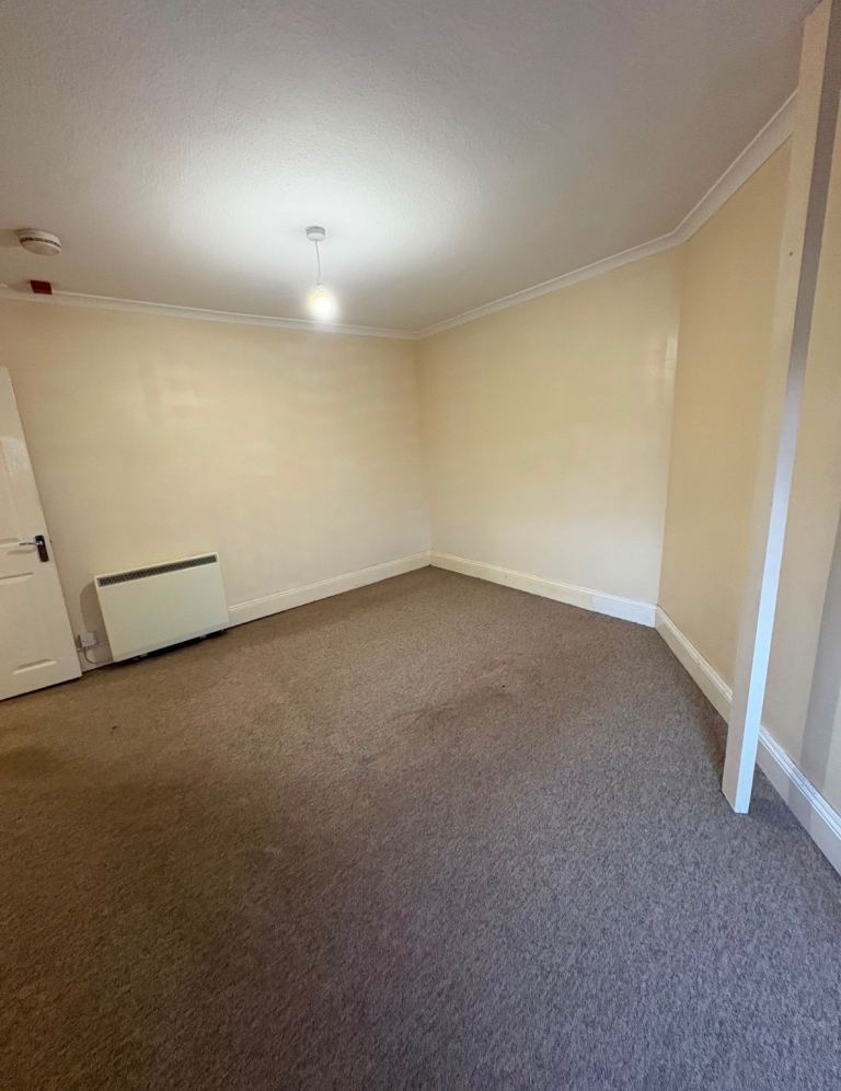 One Flat to let in Teignmouth 