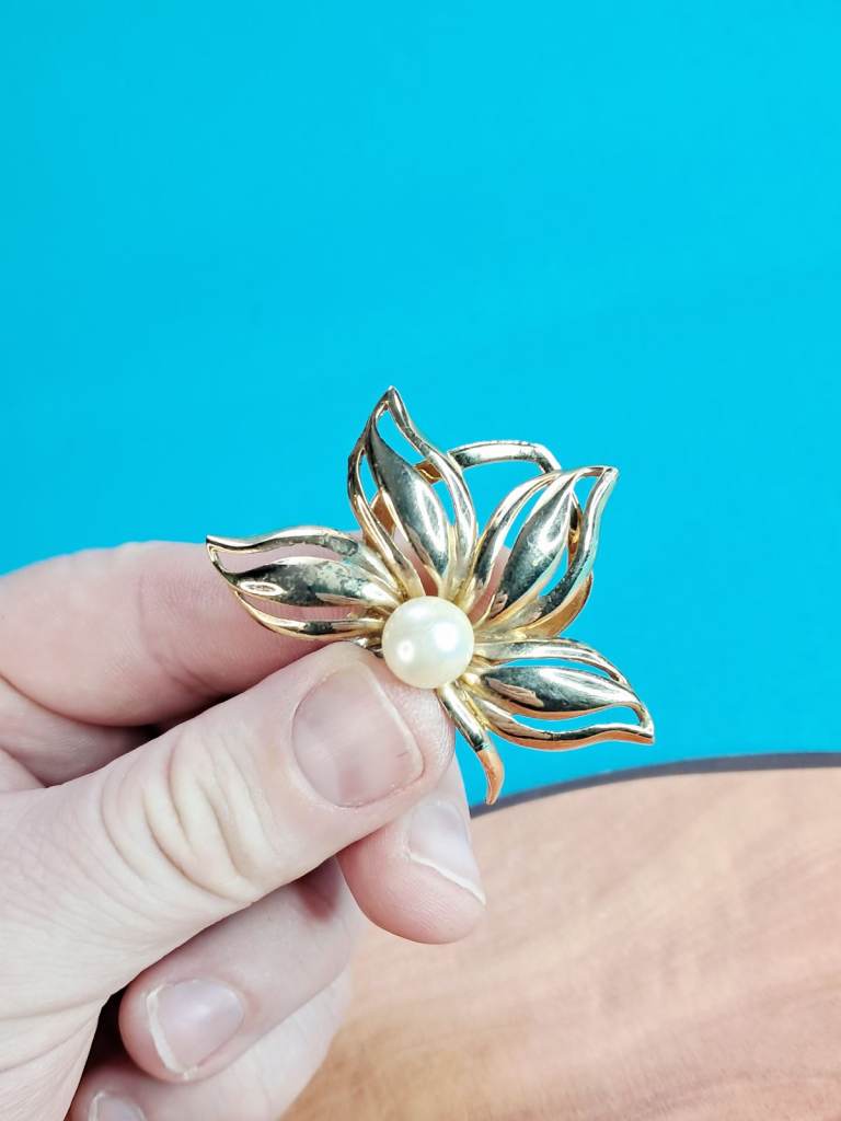 Vintage Gold Tone Flower Brooch with Faux Pearl
