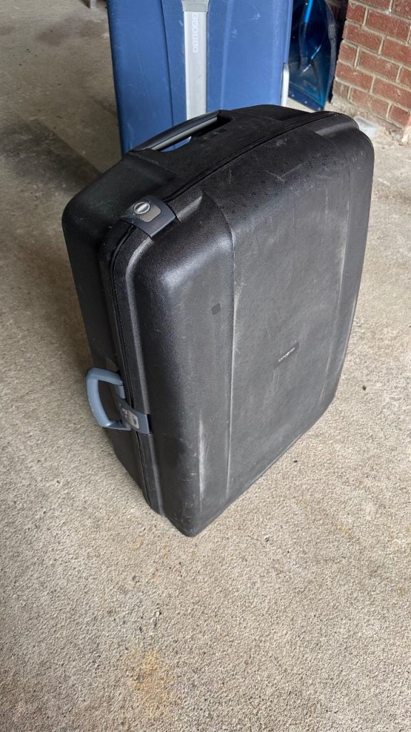 Samsonite hard suitcase