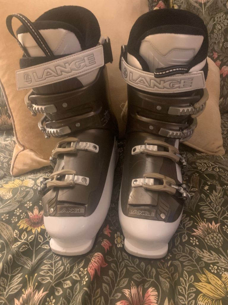 Ladies lance ski boots size 6