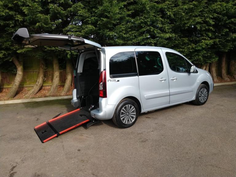 2017 Peugeot HORIZON RE BLUE HDI S/S S 1.6 Blue HDi 100 Active Wheelchair Access