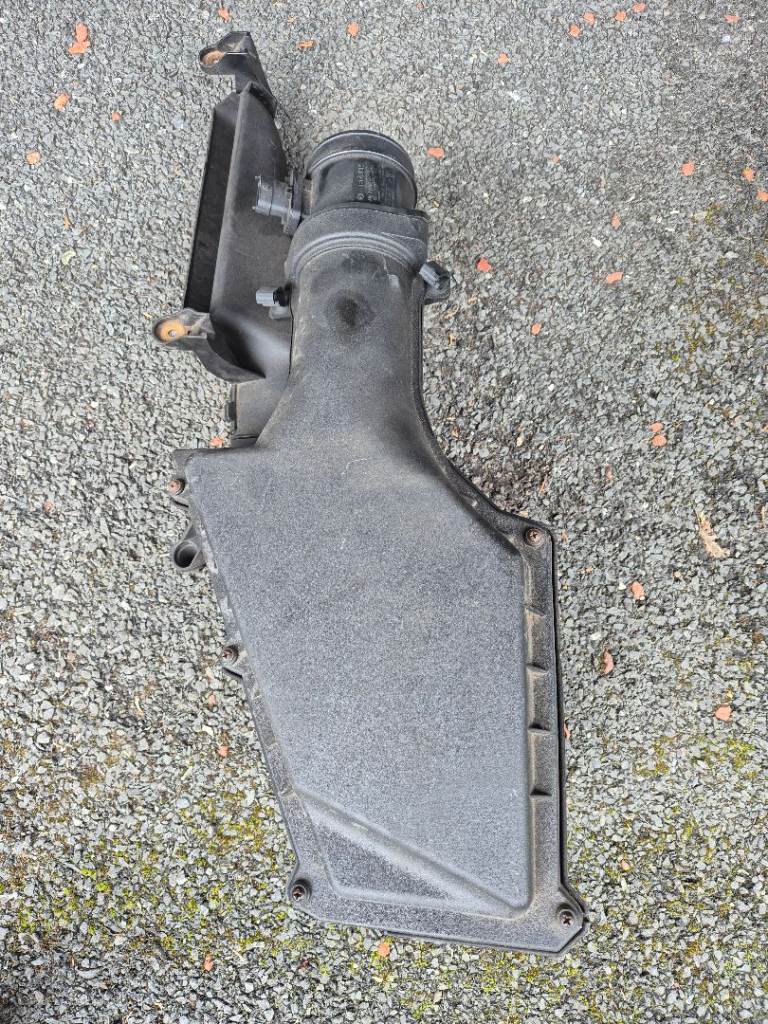 Volvo v40 air filter housing 