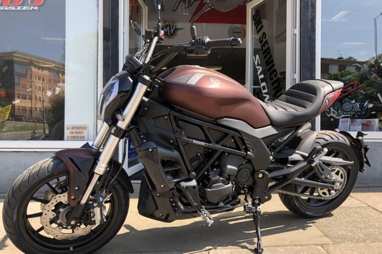 BENELLI 502C URBAN CRUISER- STREET ATTITIDE!