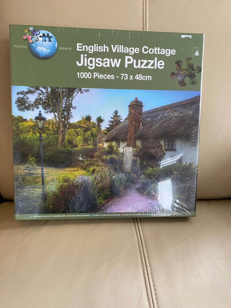 English Village Cottage 1000 piece jigsaw New 