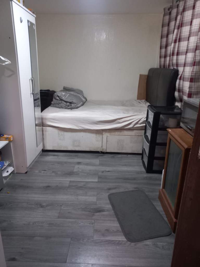 En-suite room with small kitchen in West Bromwich 