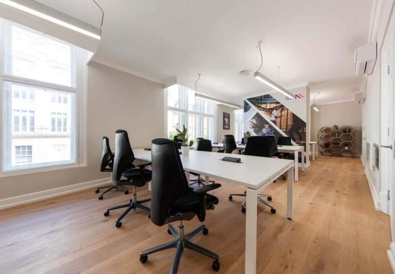 Furnished offices to rent in *Mayfair*. Office Spaces for 3 to 18 desks W1