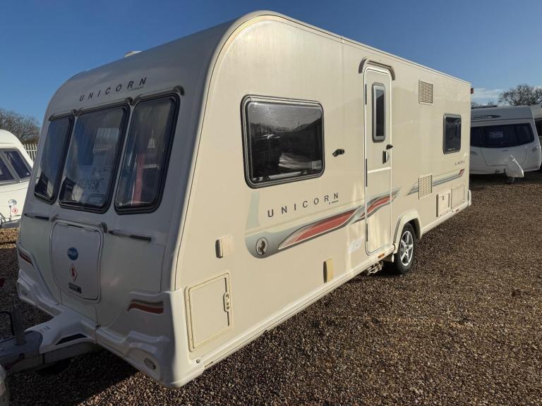 2011 Bailey Unicorn Almeria Fixed French bed