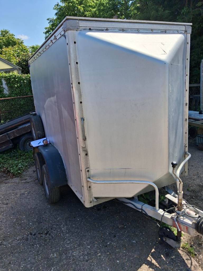 Box trailer