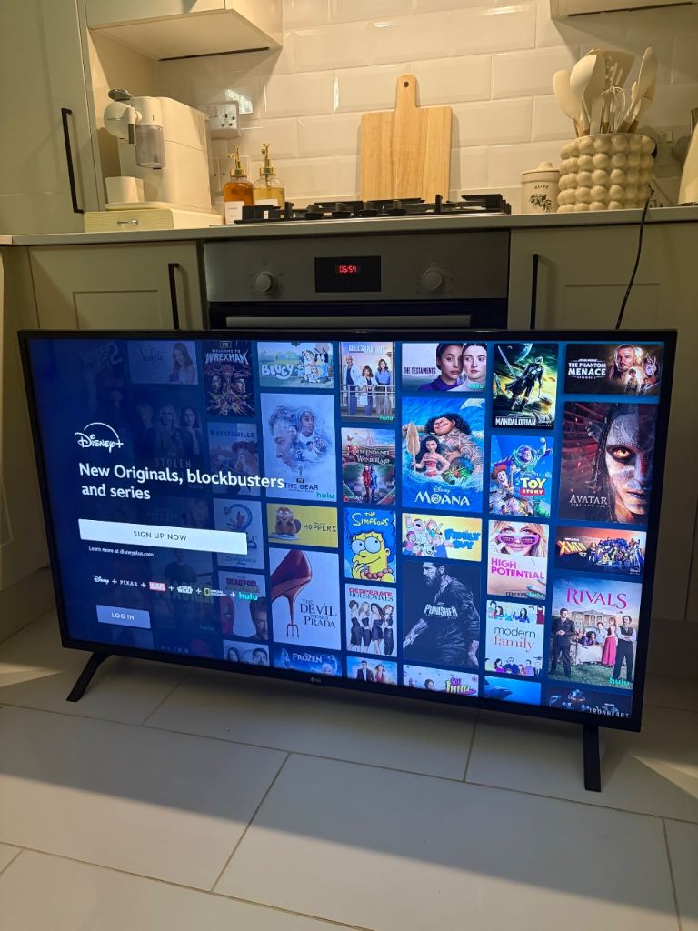 LG 50UN73006LA 4K Smart TV - Pristine Condition