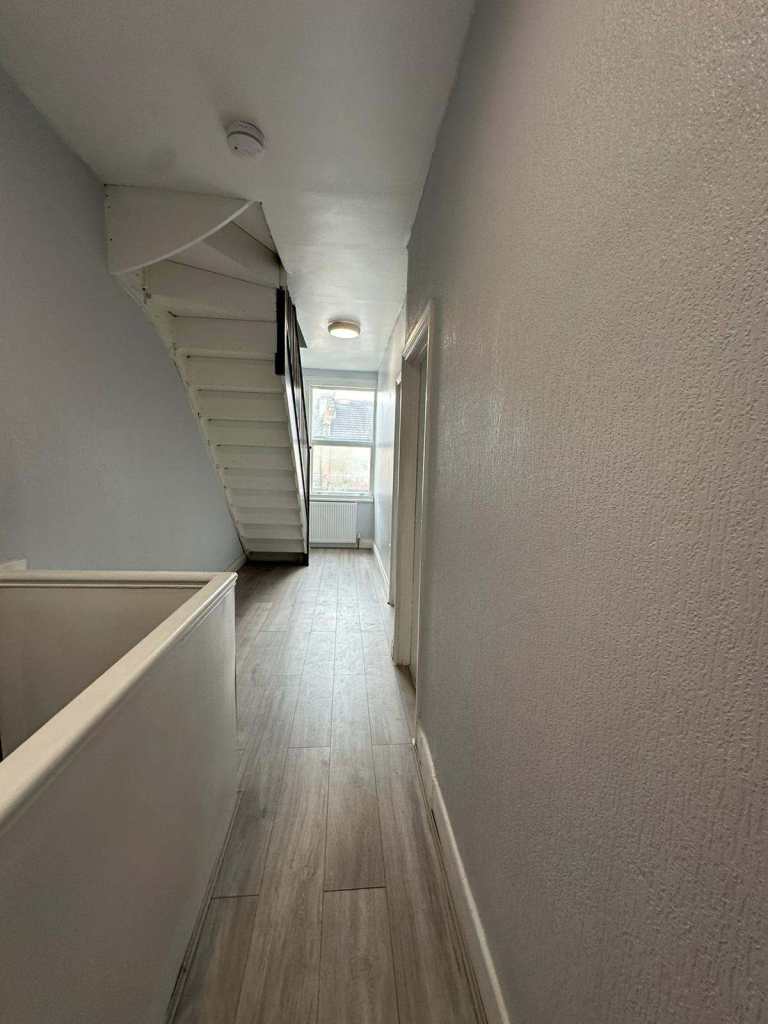 DOUBLE ROOM AVAILABLE NOW Tottenham Hale ,  N17 – 3 minutes from station