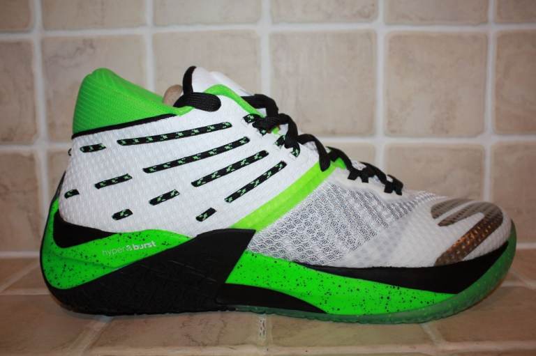 Skechers SKX Reign Basketball in White/Black/Multicolour/Lime Colourway Size UK 13 *NEW*