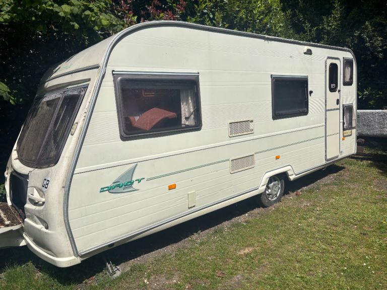 Avondale dart caravan 6 berth need repair 