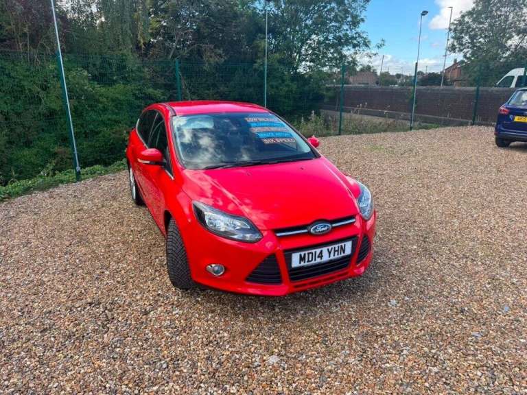 2014 Ford Focus 1.0 125 EcoBoost Zetec Navigator 5dr HATCHBACK PETROL Manual