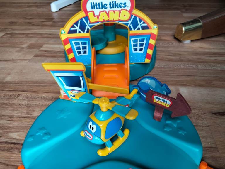Little Tikes Carry and Go Helicopter Airport Set