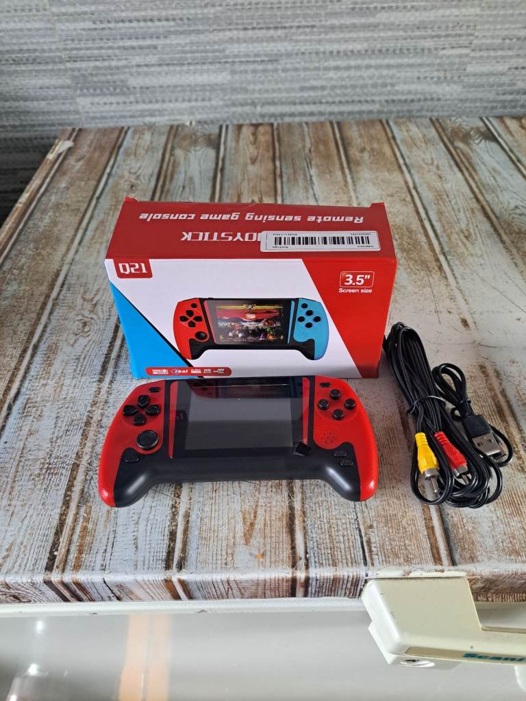  great stocking filler brand new boxed handheld console with 500 built in games