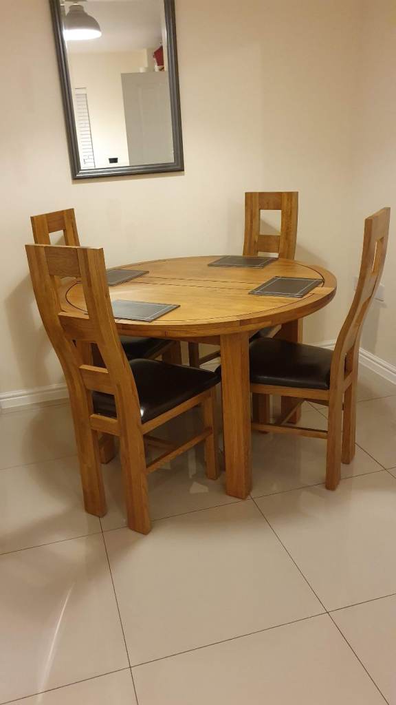 Solid Oak Extendable Dining Table & 6 Chairs
