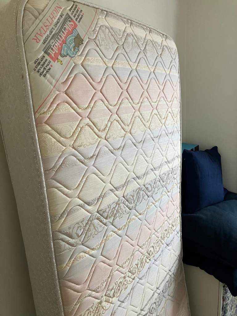 Exc condition Silentnight single mattress used for guest room only 