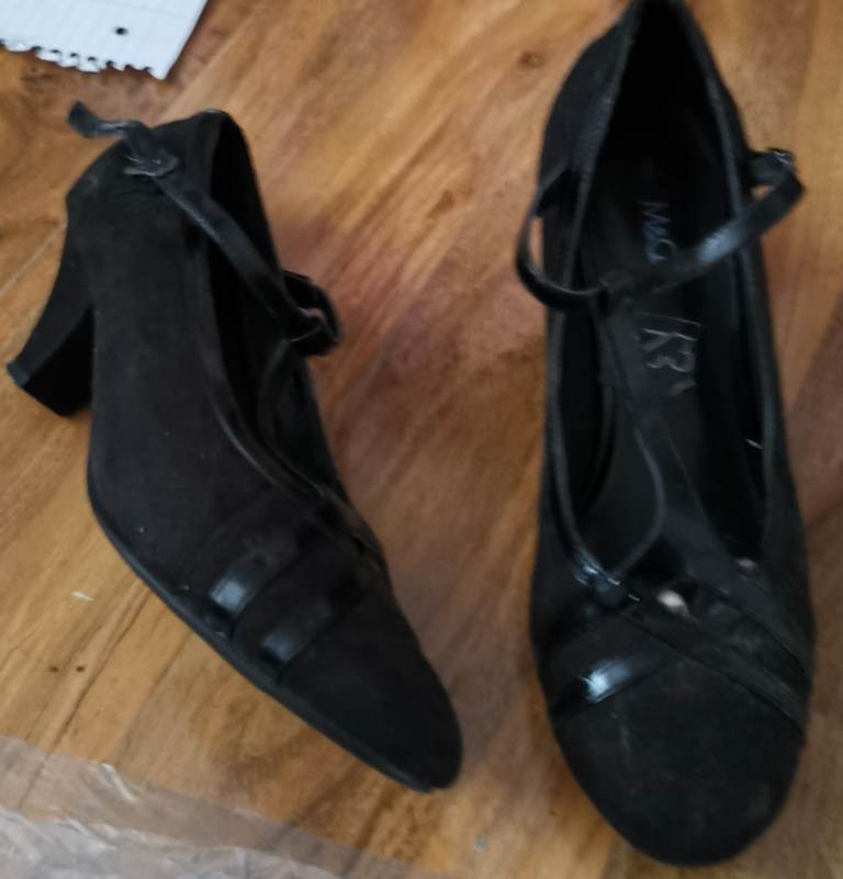 Women MACARA Black Suede Mary Jane Heels – New Size 6