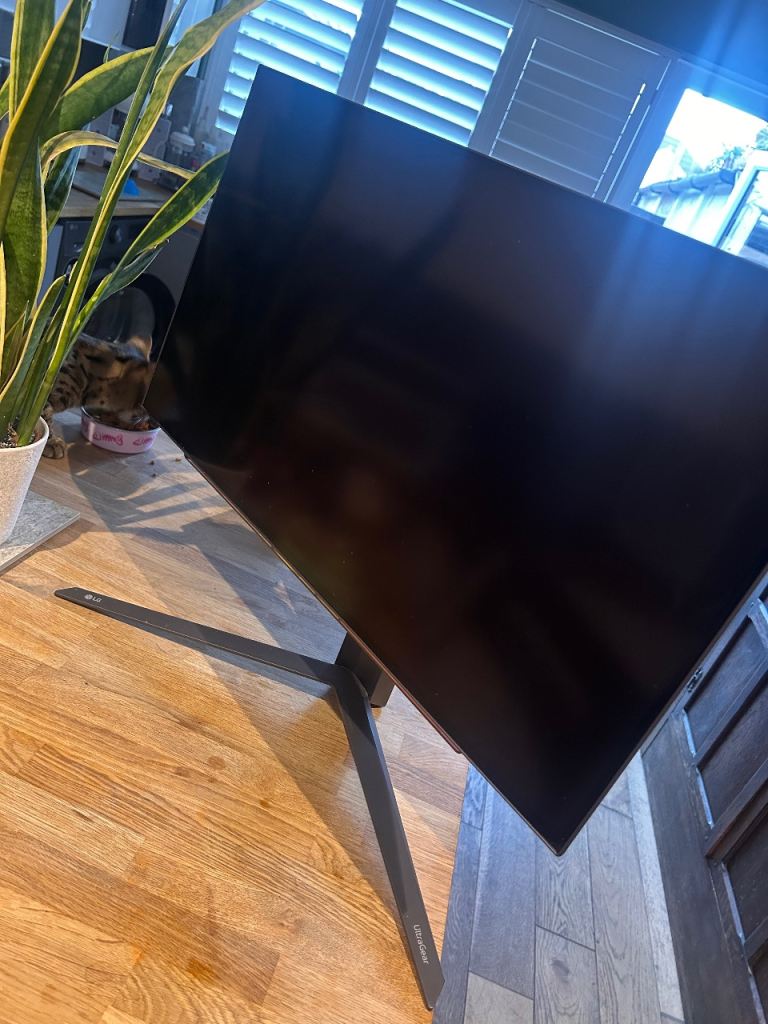 LG UltraGear 1440p 240Hz OLED Gaming Monitor 