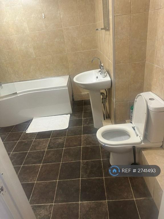 1 bedroom flat in High Street, Whitchurch On Thames, Reading, RG8 (1 bed) (#2741493)