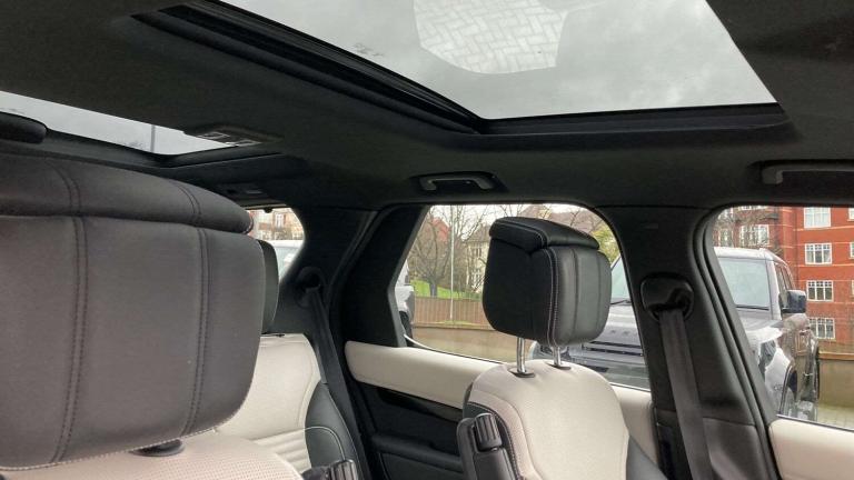 2022 Land Rover Discovery 3.0 D300 R-Dynamic HSE 5dr Auto SUV Diesel Automatic