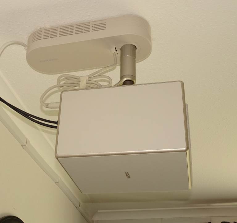  XGIMI HORIZON Ultra 3D 4K Laser projector.