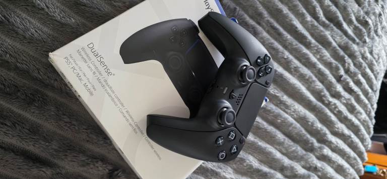 Sony DualSense Wireless Controller for PS5 - Black, brand new