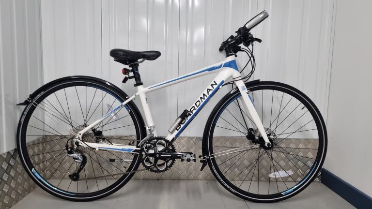 Small/ 16 inch frame Boardman hybrid with Hydraulic brakes and accessories £160, mint condition 