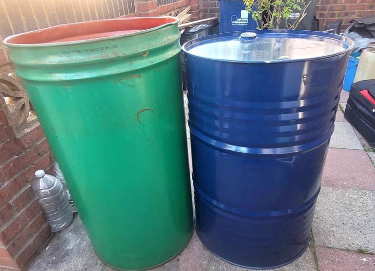 200 L metal drums barrels ideal for allotment builders export