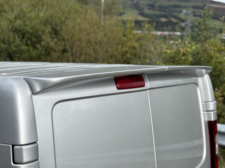 VAUXHALL VIVARO 1.6 CDTi 2700 BiTurbo ecoFLEX Sportive 2015