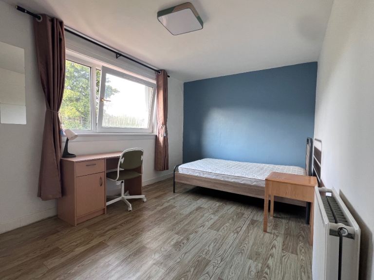 Bright & Cosy Bedroom