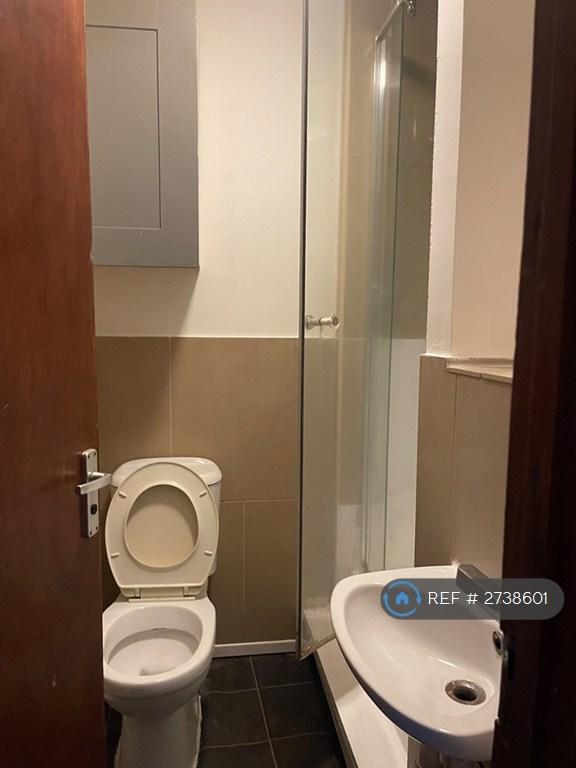 1 bedroom flat in Dumfries Street, Luton, LU1 (1 bed) (#2738601)