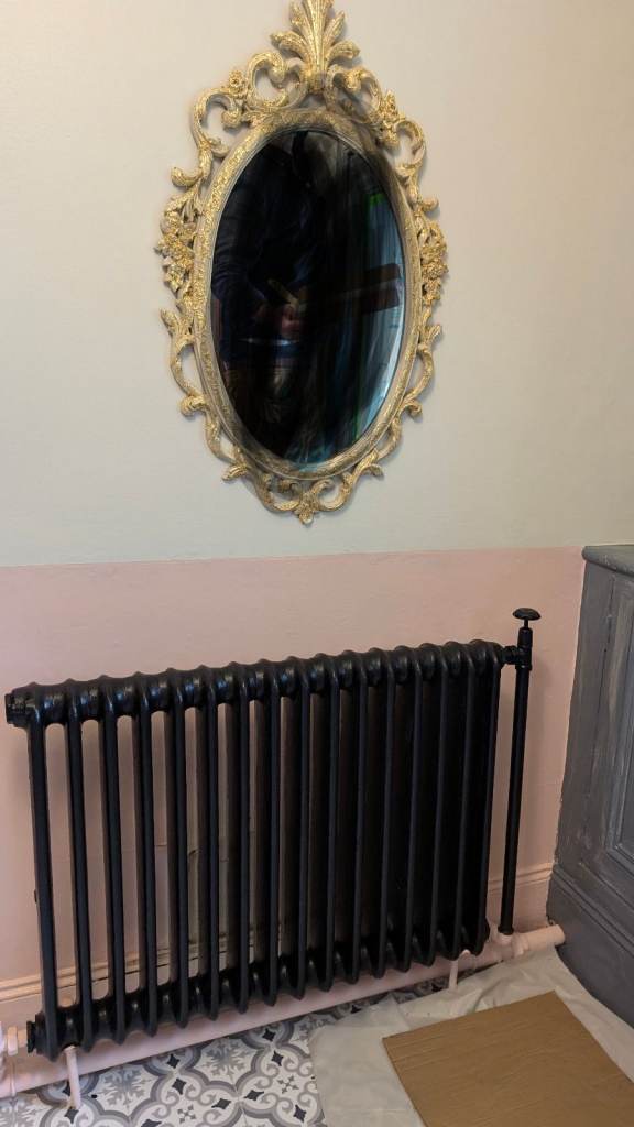 7 Original Cast Iron Radiators – Period Property, Hotel & Restaurant Renovation