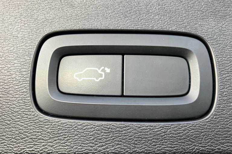 2022 Volvo V60 2.0 B3P Core 5dr Auto [7 speed] Estate PETROL Automatic